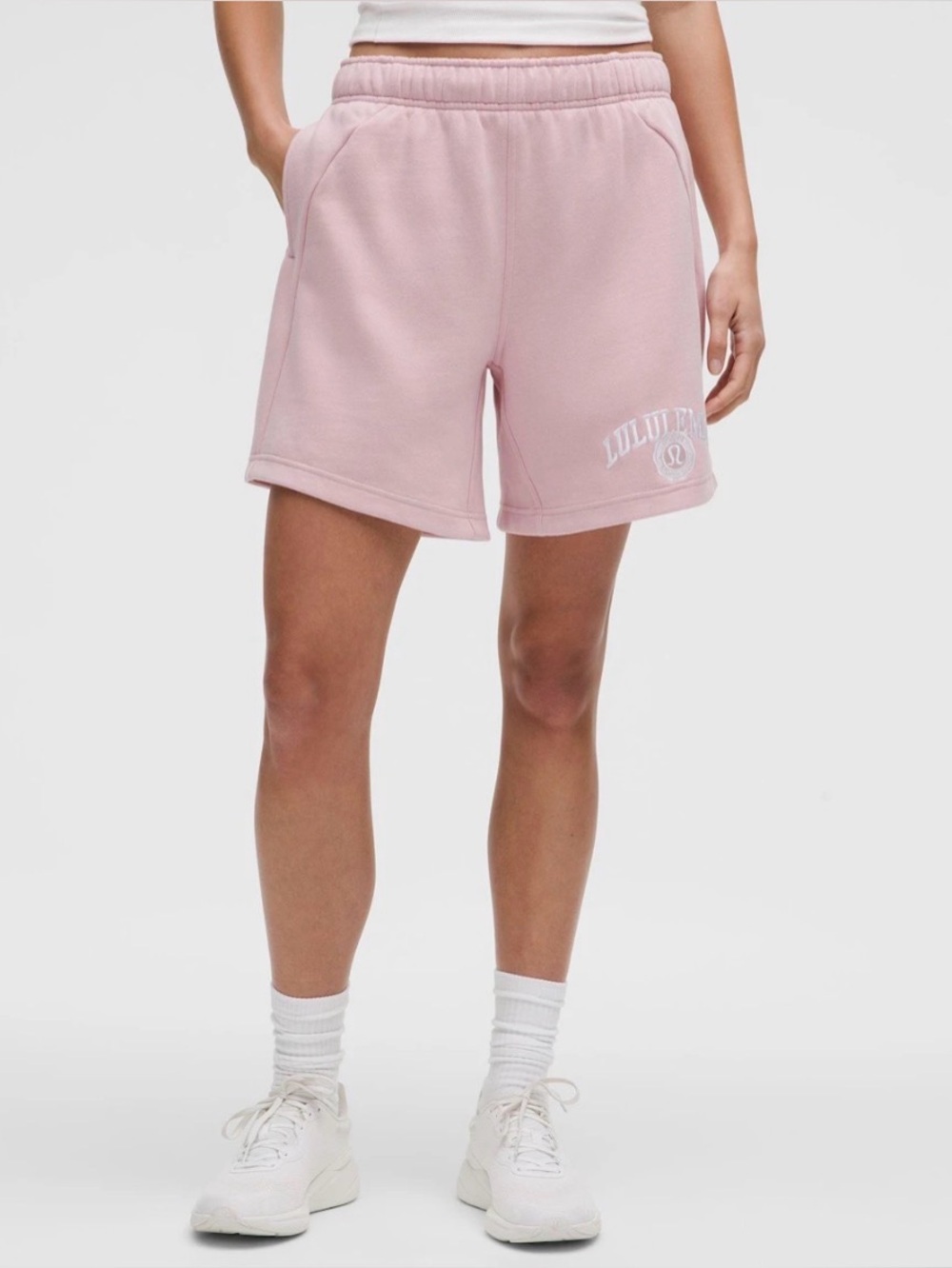 Lululemon Scuba Mid-Rise Oversized 7" Graphic Shorts